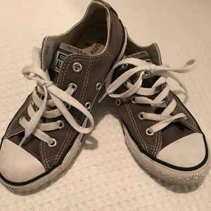 Boys size 1 gray converse